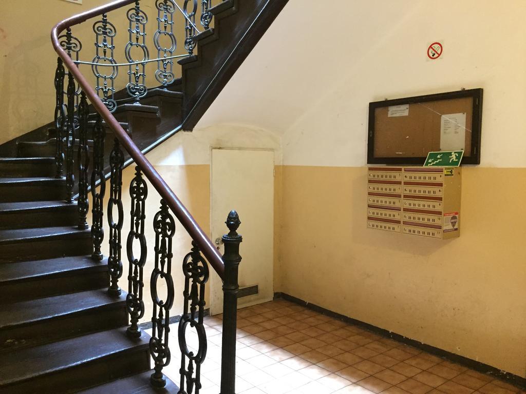 クラクフView To The Cracow Basicアパートメント エクステリア 写真