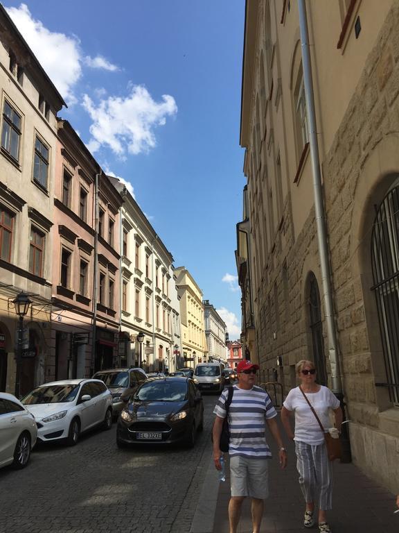 クラクフView To The Cracow Basicアパートメント エクステリア 写真