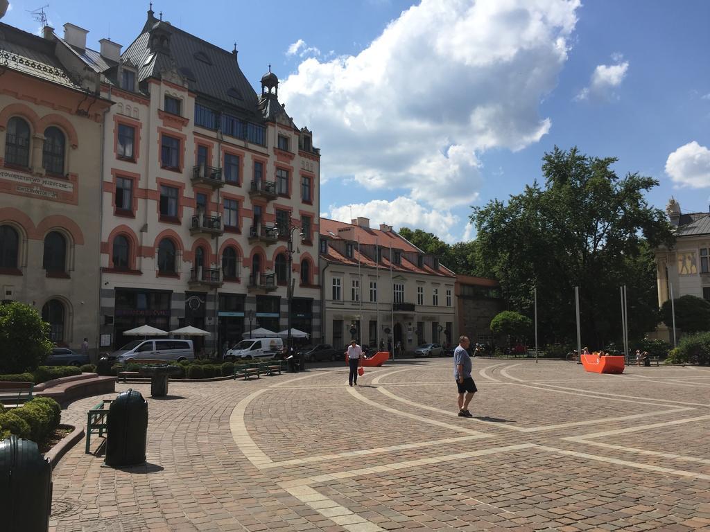 クラクフView To The Cracow Basicアパートメント エクステリア 写真